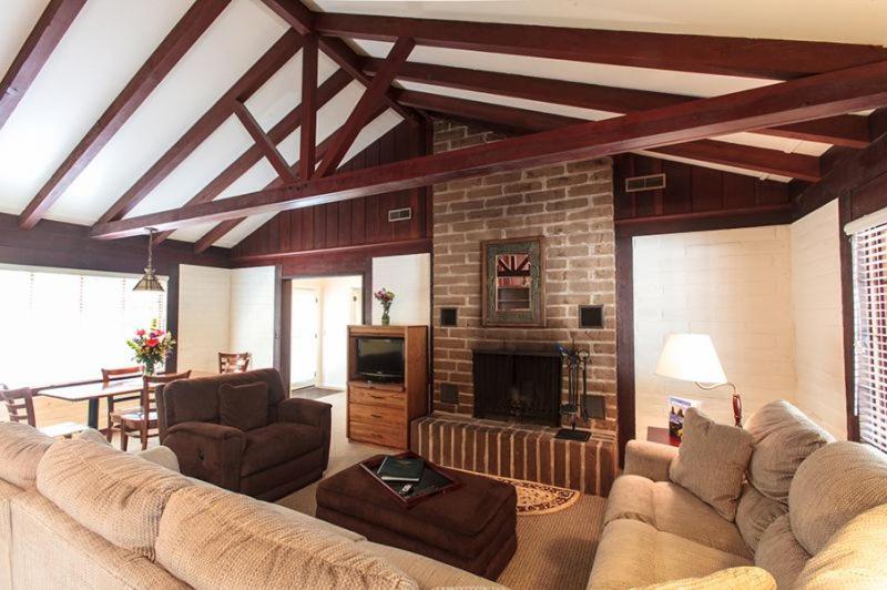 Pine Acres Lodge แปซิฟิกโกรฟ ภายนอก รูปภาพ