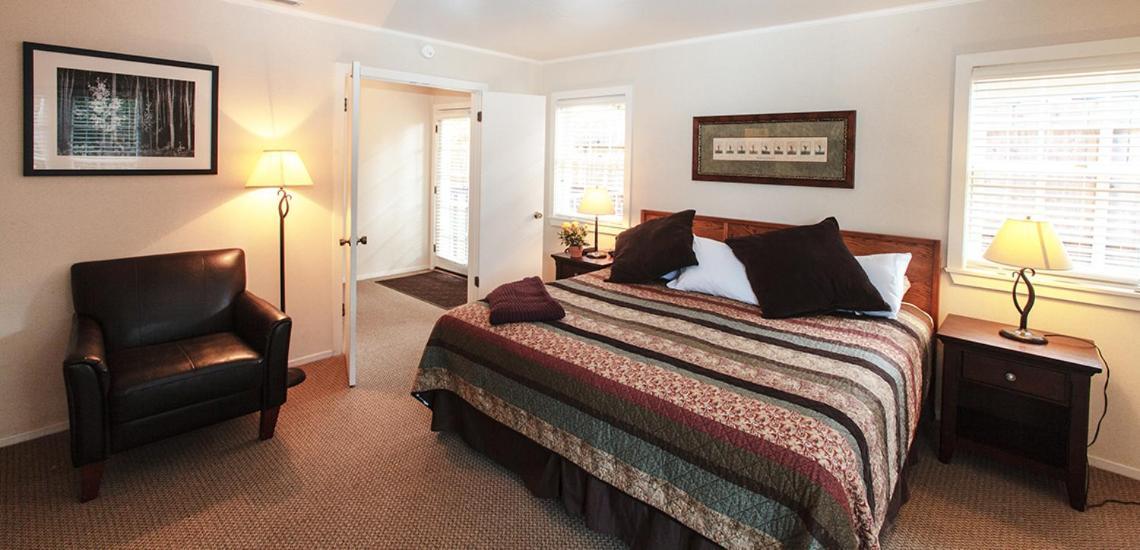 Pine Acres Lodge แปซิฟิกโกรฟ ภายนอก รูปภาพ