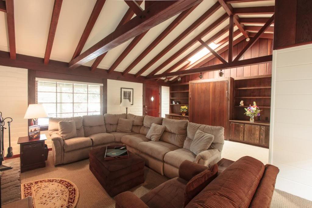 Pine Acres Lodge แปซิฟิกโกรฟ ภายนอก รูปภาพ